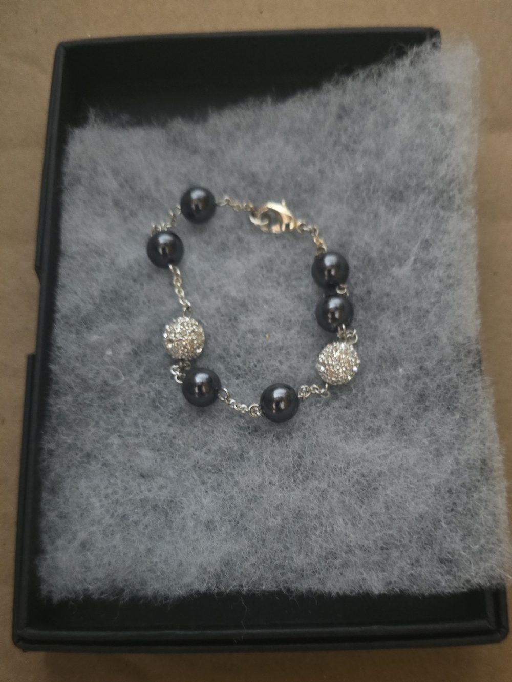 Elegant Grey Pearl and Crystal Bead Bracelet - Women Jewelry